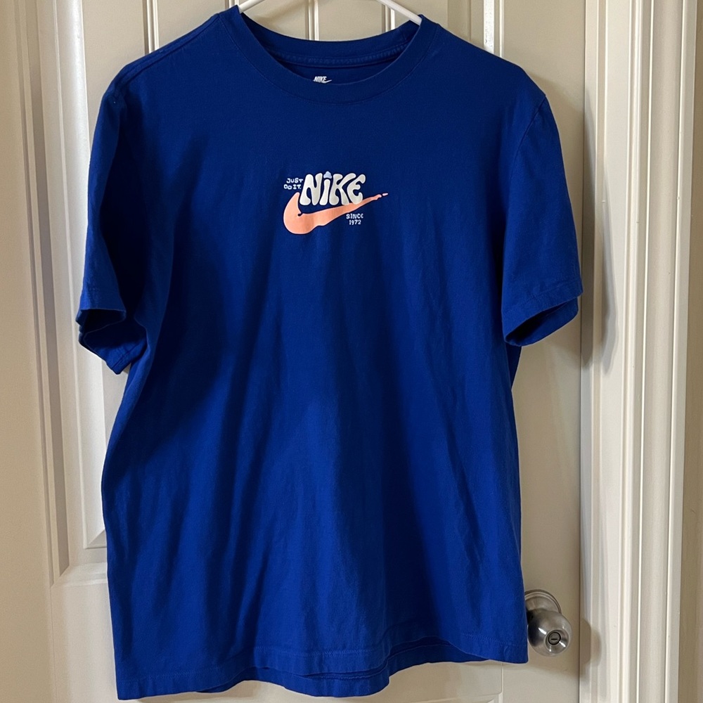 The Nike Tee Size Mens Large